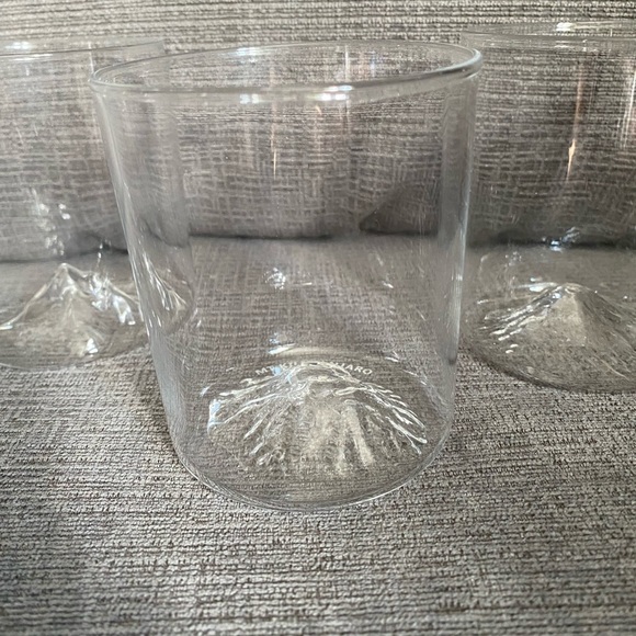 Set of 3 lowball whiskey glasses with famous mountains hand blown into bottom - Picture 3 of 9